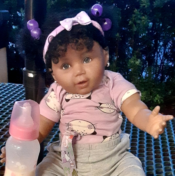 Meet your Posher, Kween Ashuntae - Picture 3 of 4